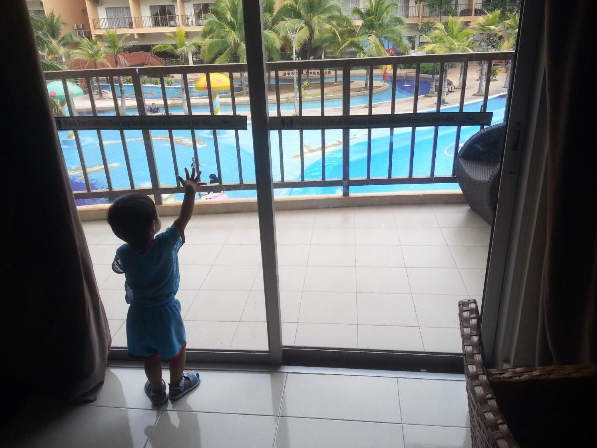 Theme Park View @ Gold Coast Apartment *